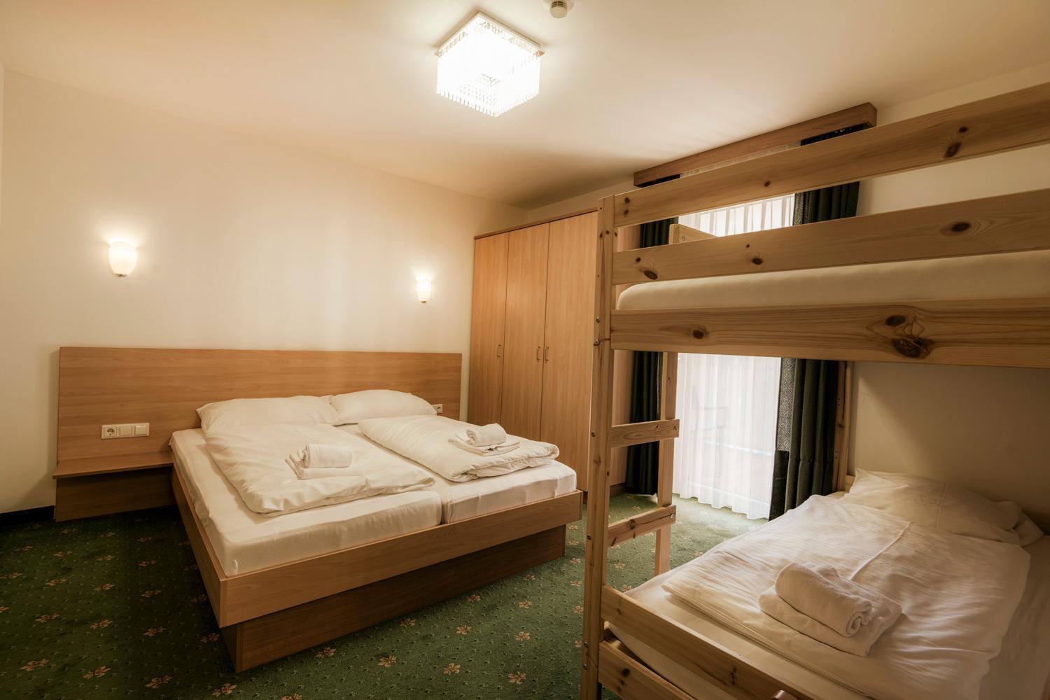Panorama Spa Lodges Das.Schiller Bad Gastein Exterior photo
